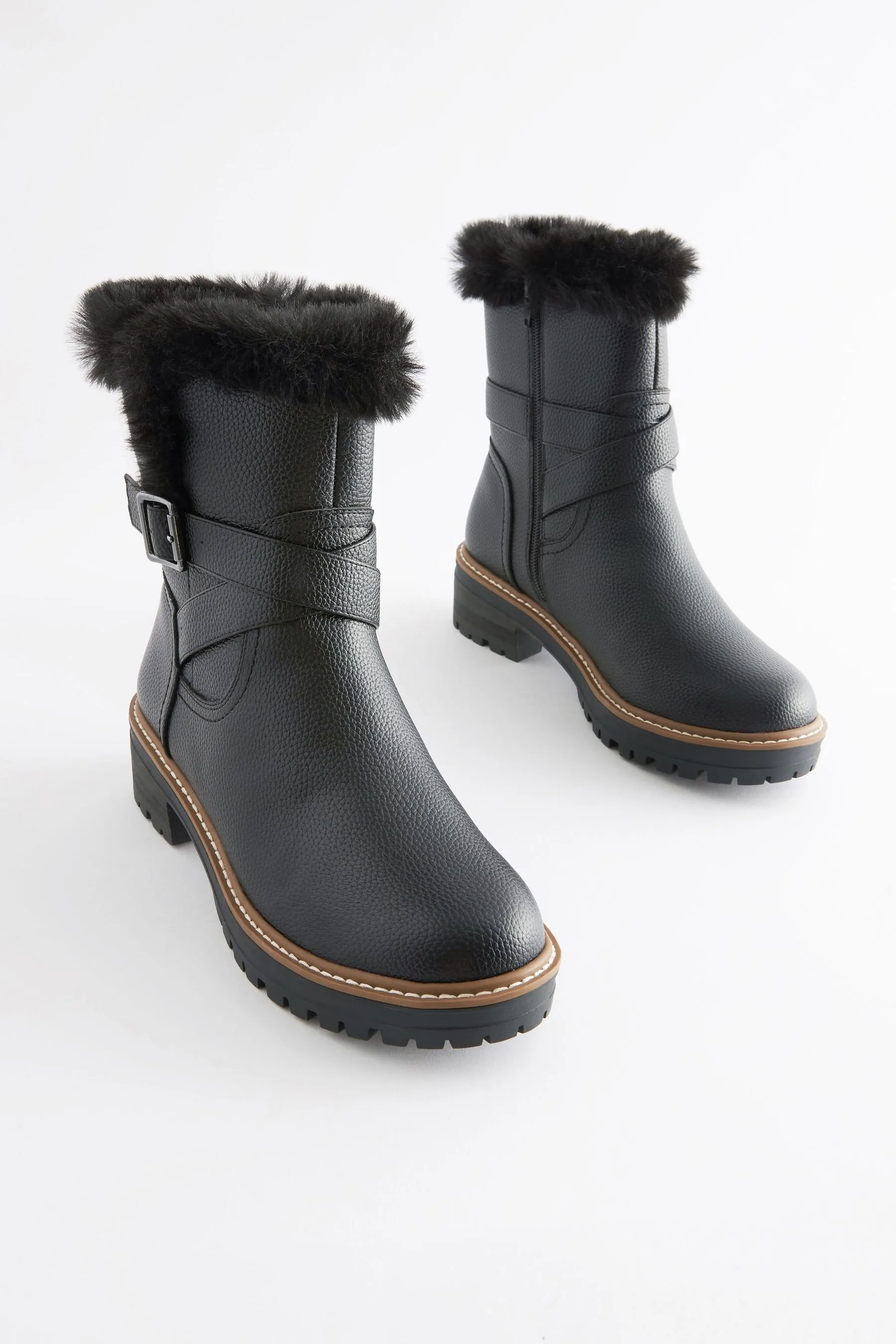 Forever Comfort® - Stivali con fibbia e fodera in pelliccia sintetica    