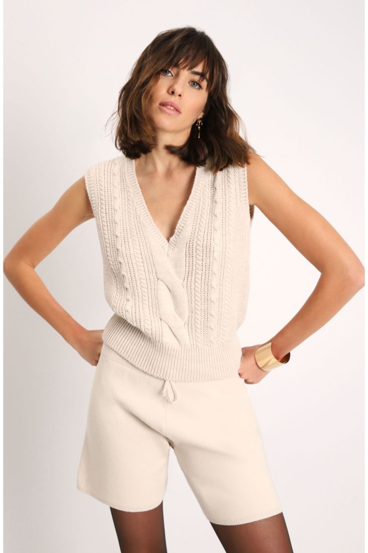 Maglione smanicato intrecciato con scollo a V